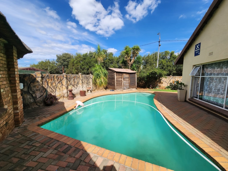 6 Bedroom Property for Sale in Brenthurst Gauteng