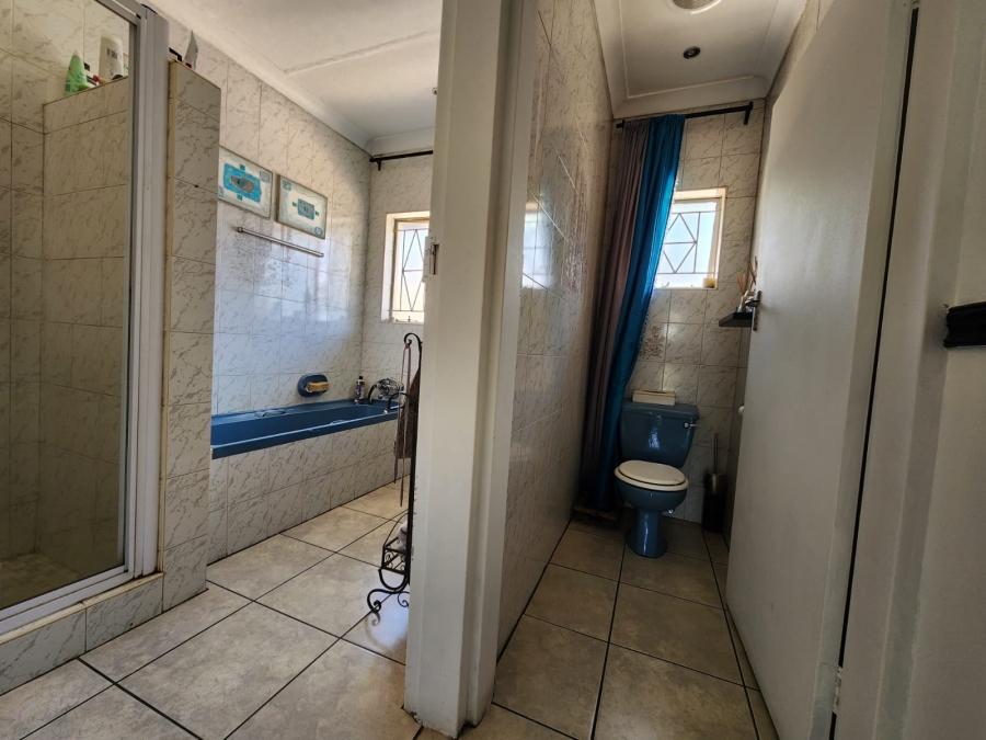 4 Bedroom Property for Sale in Dalpark Proper Gauteng