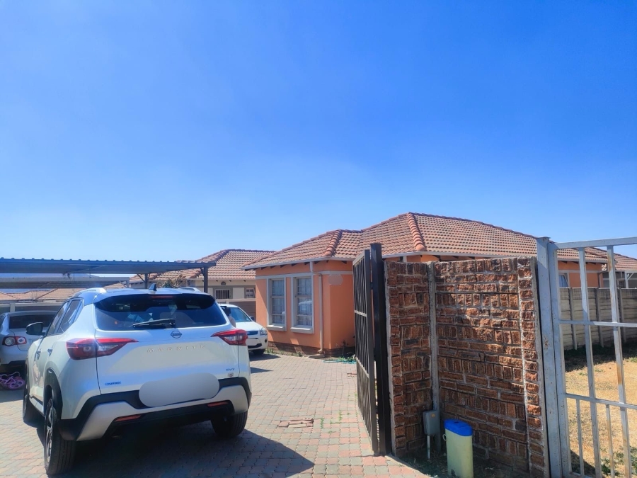 3 Bedroom Property for Sale in Andeon Gauteng