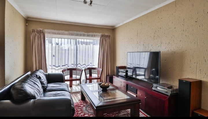 2 Bedroom Property for Sale in Heuwelsig Estate Gauteng