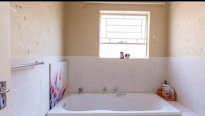 2 Bedroom Property for Sale in Heuwelsig Estate Gauteng