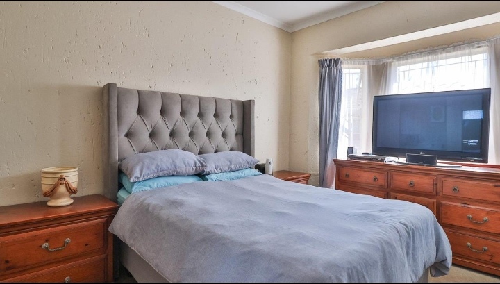 2 Bedroom Property for Sale in Heuwelsig Estate Gauteng