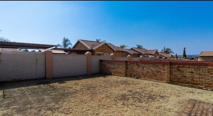 2 Bedroom Property for Sale in Heuwelsig Estate Gauteng