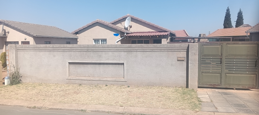 3 Bedroom Property for Sale in Windmill Park Gauteng