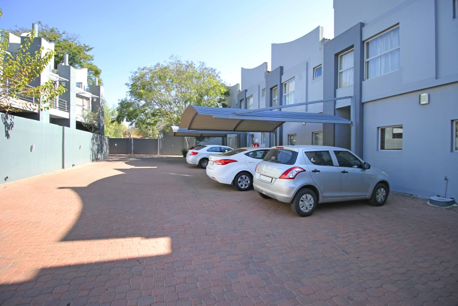 To Let 2 Bedroom Property for Rent in Melrose North Gauteng