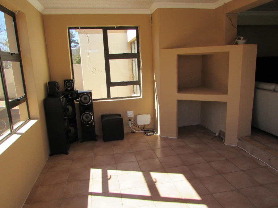 3 Bedroom Property for Sale in Westonaria Gauteng