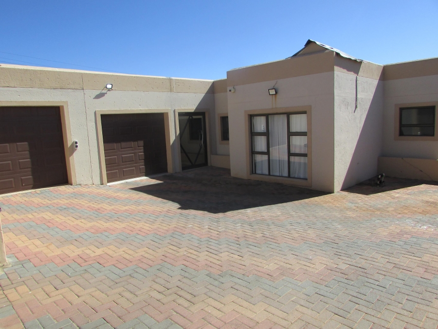 3 Bedroom Property for Sale in Westonaria Gauteng