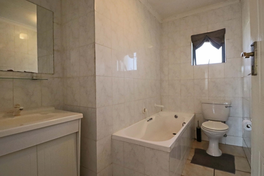 2 Bedroom Property for Sale in Bryanston Gauteng