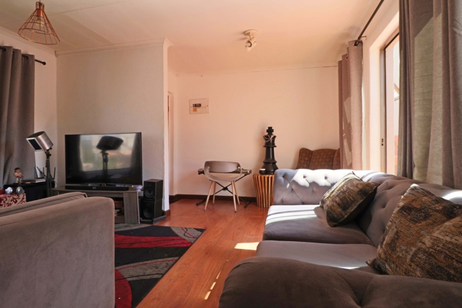 2 Bedroom Property for Sale in Bryanston Gauteng