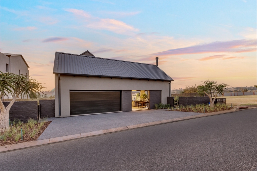 4 Bedroom Property for Sale in Helderfontein Estate Gauteng