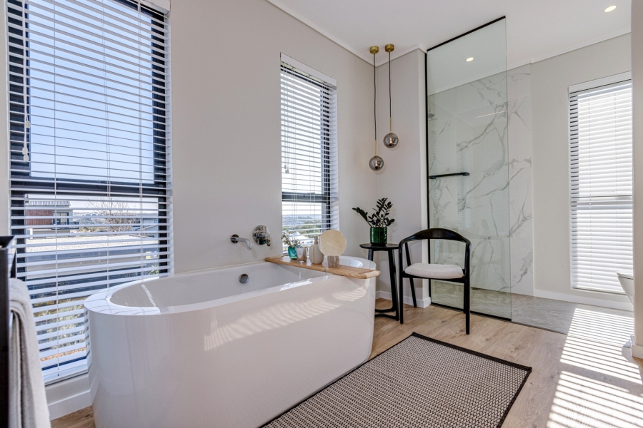 4 Bedroom Property for Sale in Helderfontein Estate Gauteng