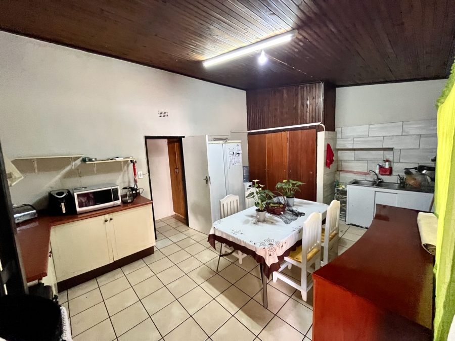 To Let 2 Bedroom Property for Rent in Glen Austin Gauteng