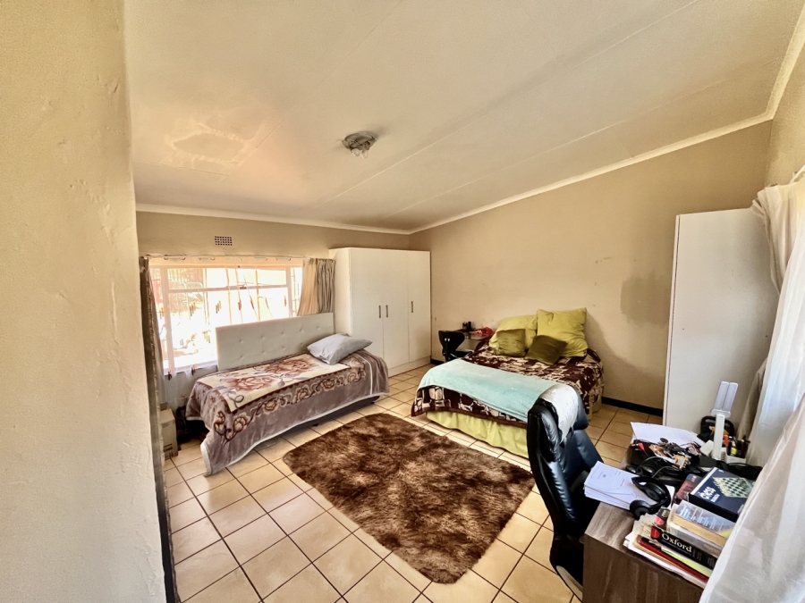 To Let 2 Bedroom Property for Rent in Glen Austin Gauteng