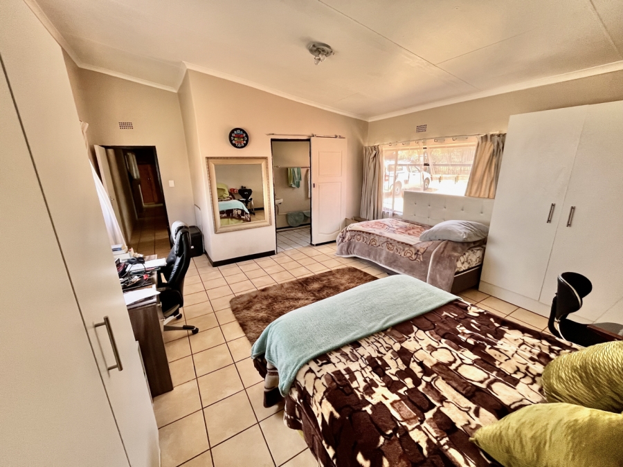 To Let 2 Bedroom Property for Rent in Glen Austin Gauteng