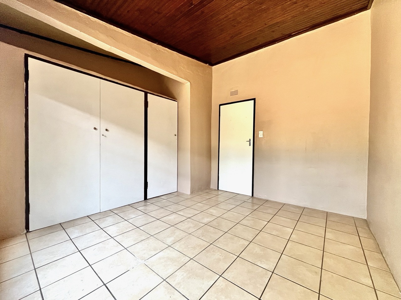 To Let 2 Bedroom Property for Rent in Glen Austin Gauteng