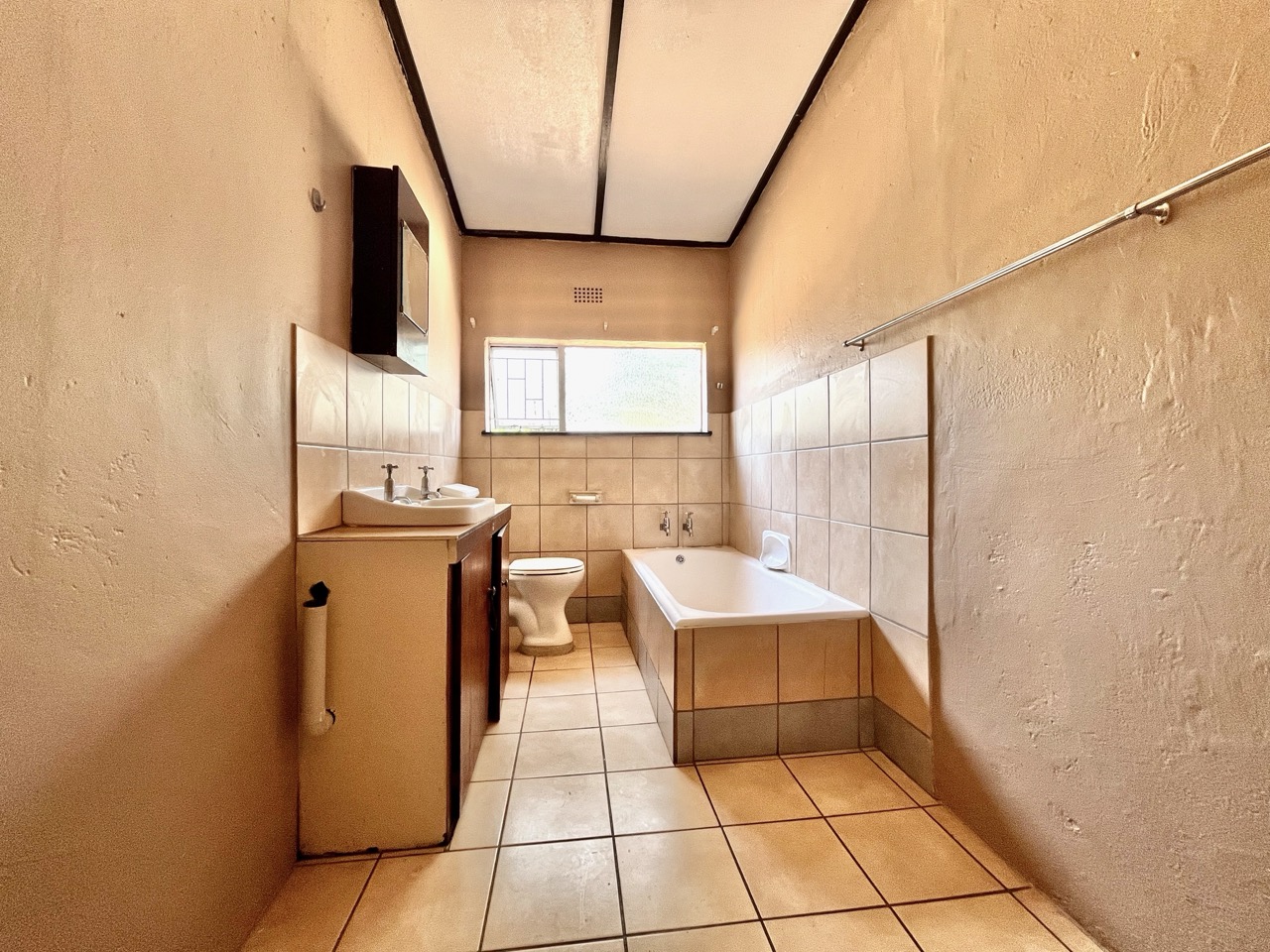 To Let 2 Bedroom Property for Rent in Glen Austin Gauteng