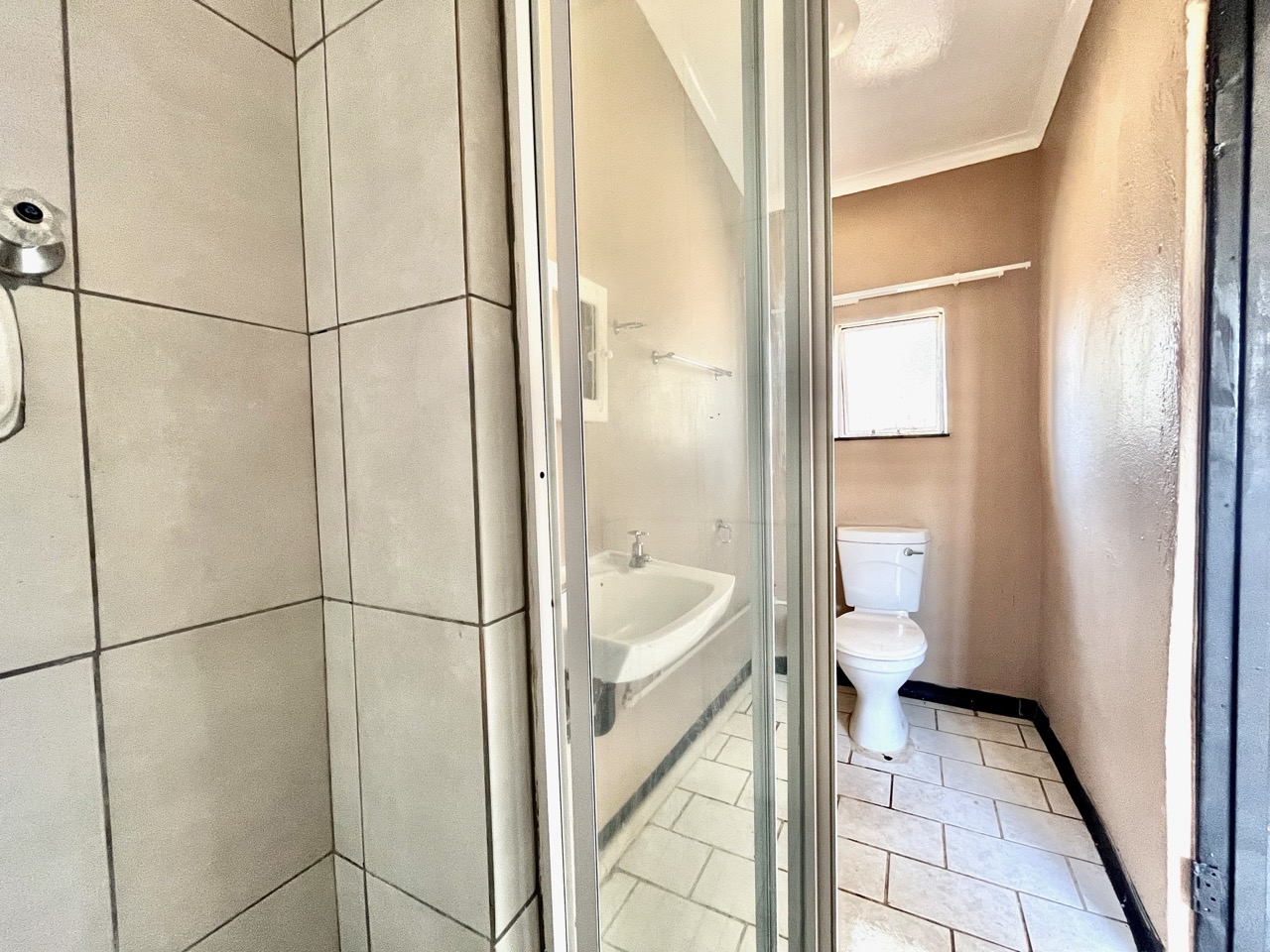 To Let 2 Bedroom Property for Rent in Glen Austin Gauteng