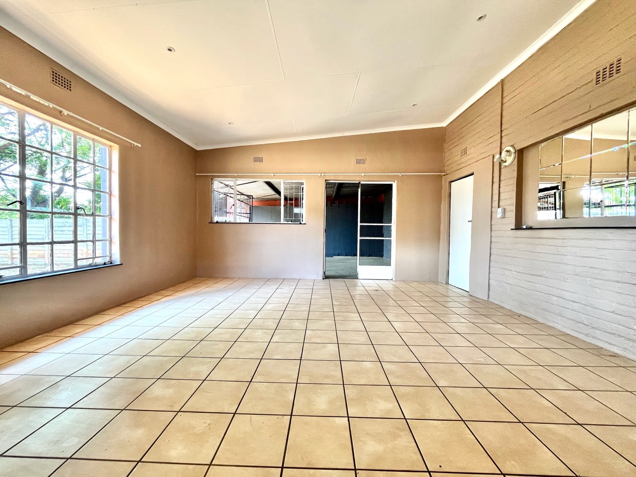 To Let 2 Bedroom Property for Rent in Glen Austin Gauteng