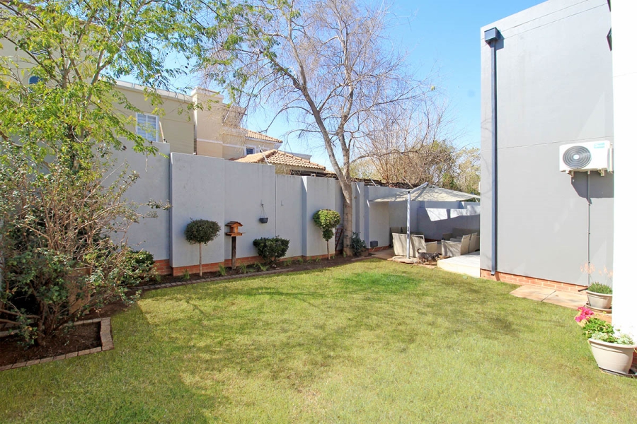 3 Bedroom Property for Sale in Broadacres Gauteng