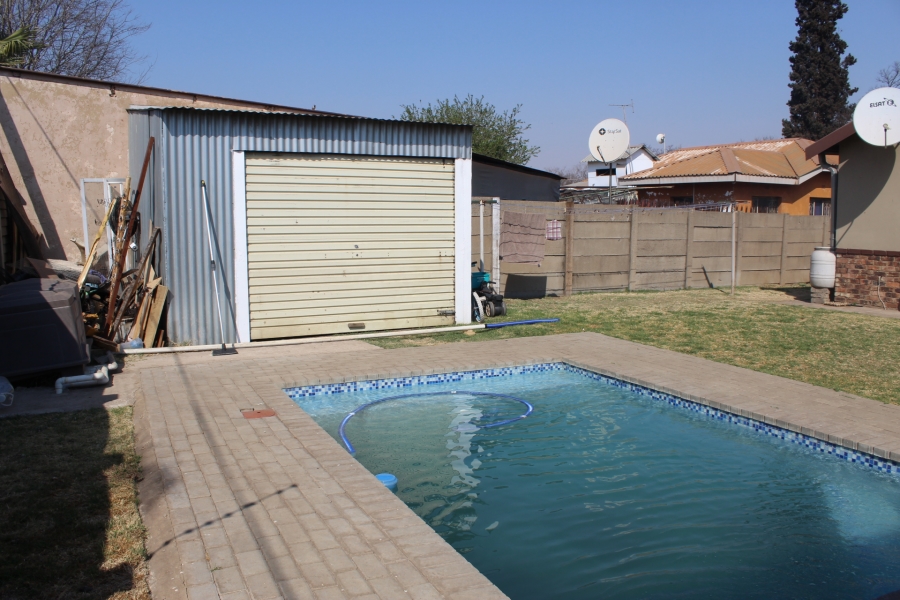 2 Bedroom Property for Sale in Vanderbijlpark CW 5 Gauteng