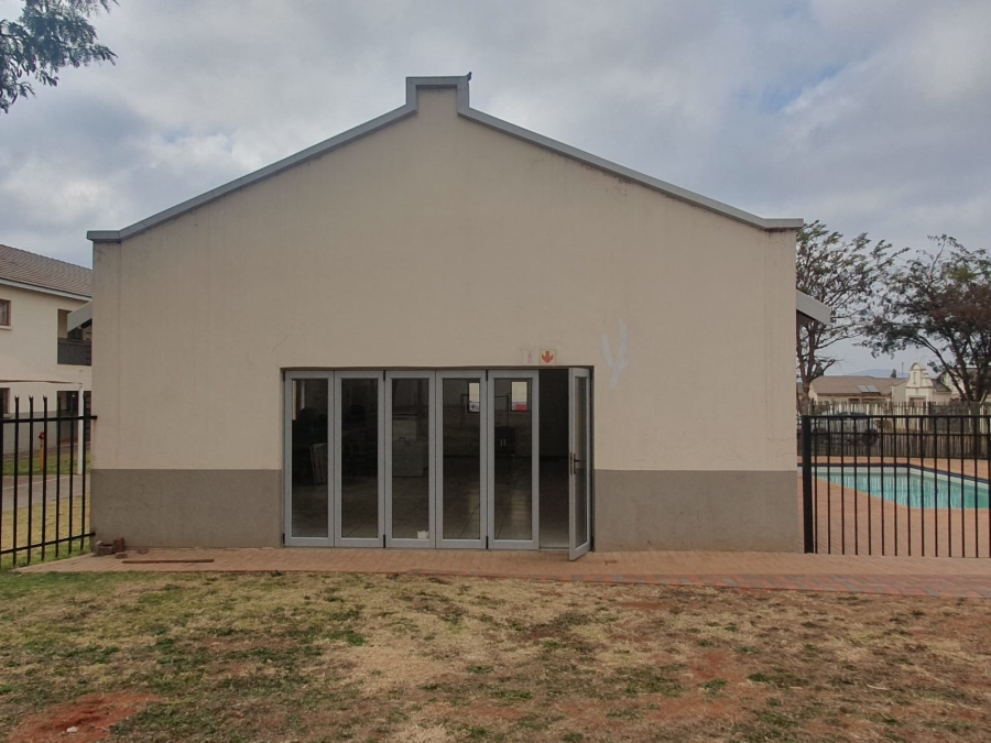 1 Bedroom Property for Sale in Hesteapark Gauteng