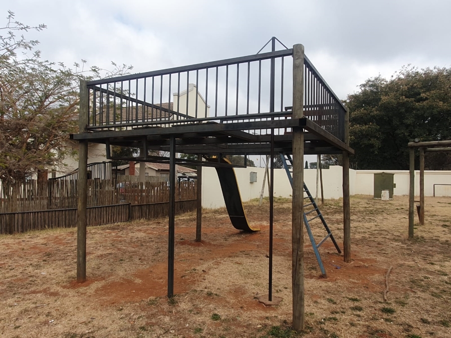 1 Bedroom Property for Sale in Hesteapark Gauteng