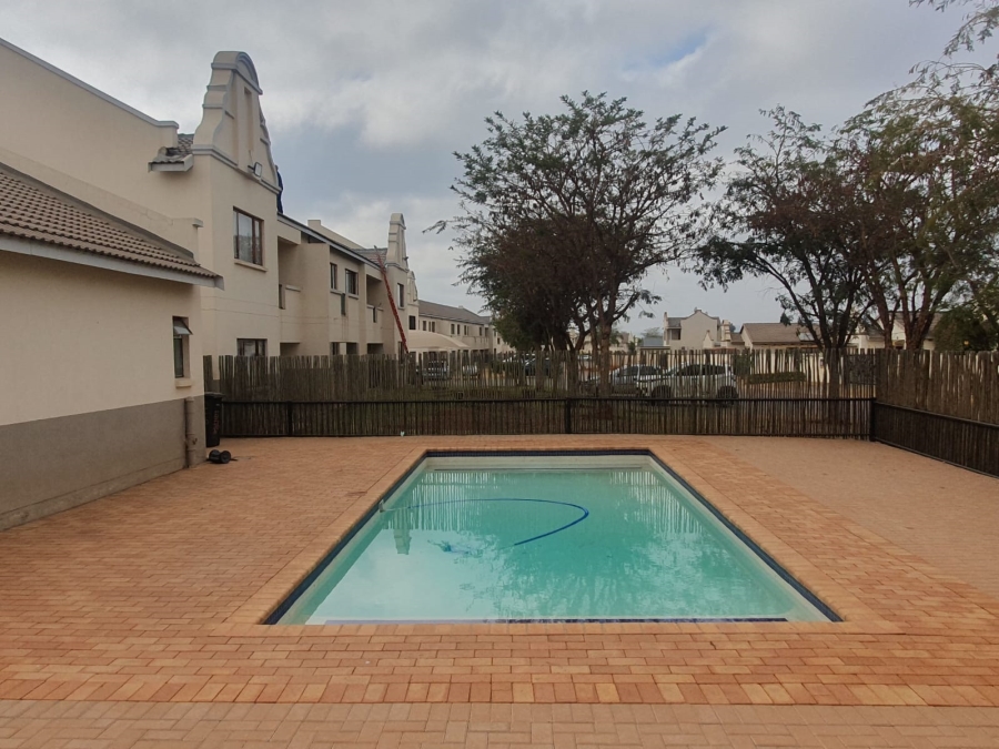 1 Bedroom Property for Sale in Hesteapark Gauteng