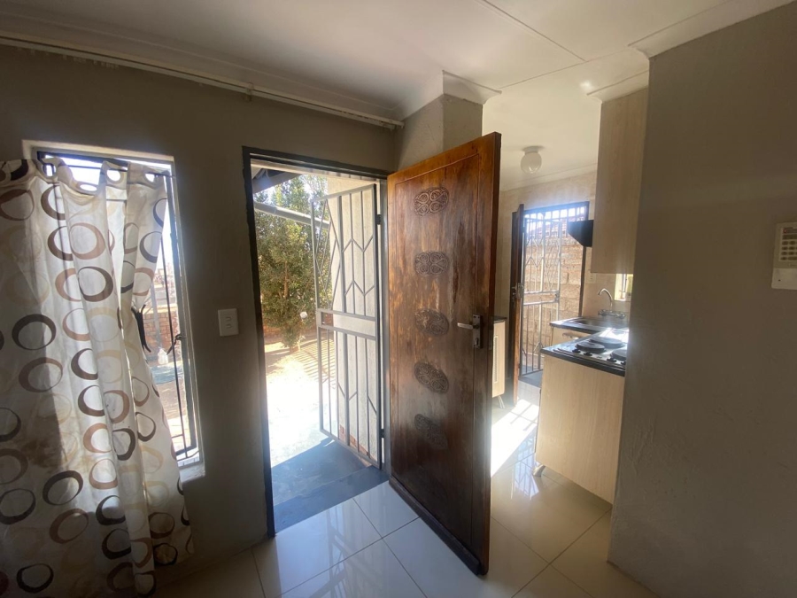 2 Bedroom Property for Sale in Soshanguve WW Gauteng