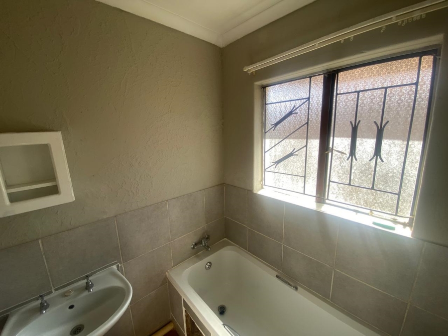 2 Bedroom Property for Sale in Soshanguve WW Gauteng