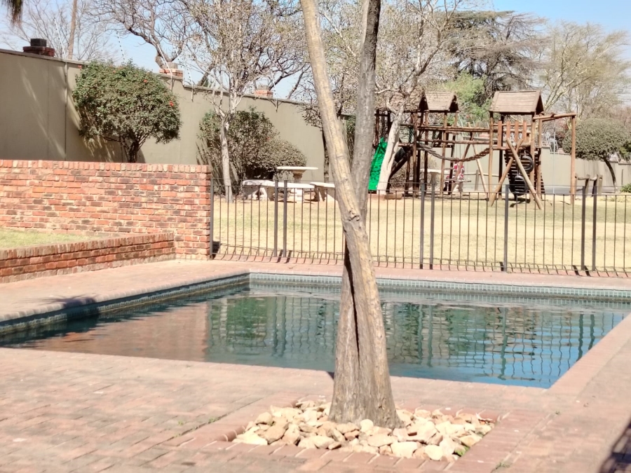 2 Bedroom Property for Sale in Vorna Valley Gauteng