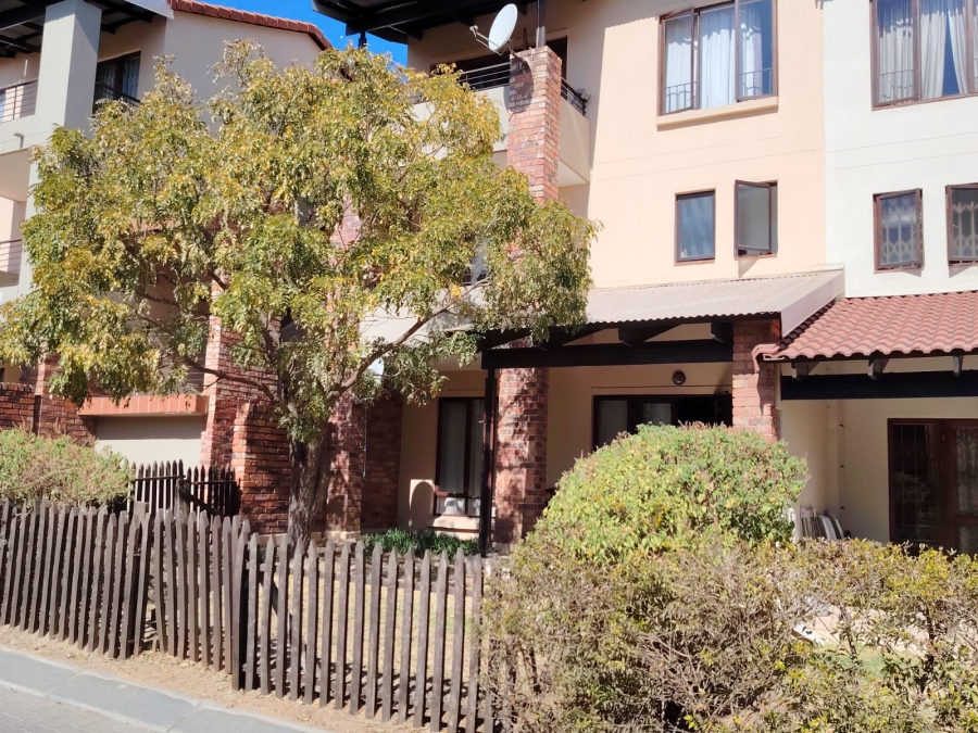 2 Bedroom Property for Sale in Vorna Valley Gauteng