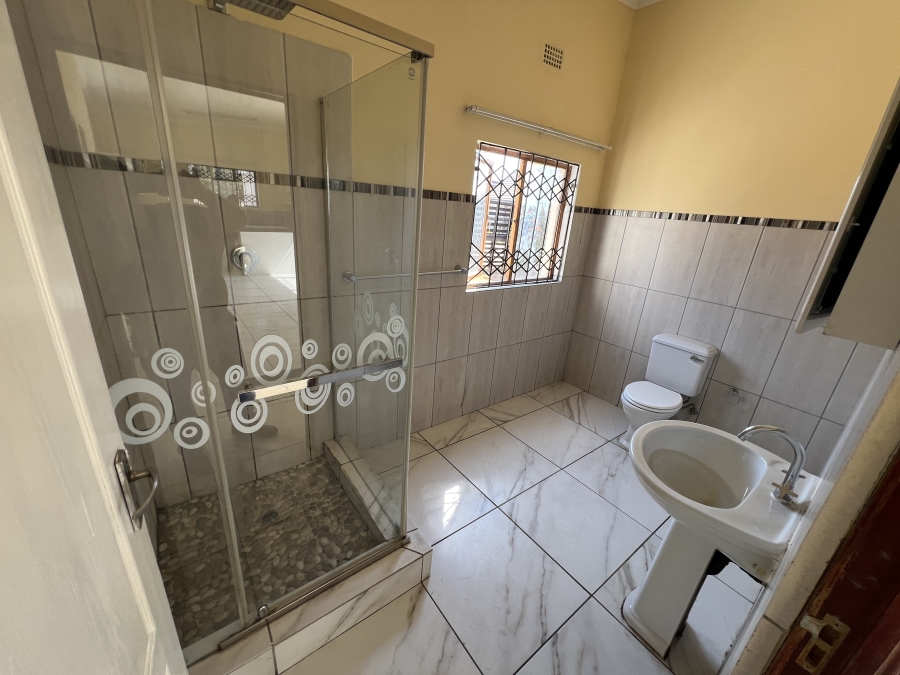 7 Bedroom Property for Sale in Glen Austin Gauteng