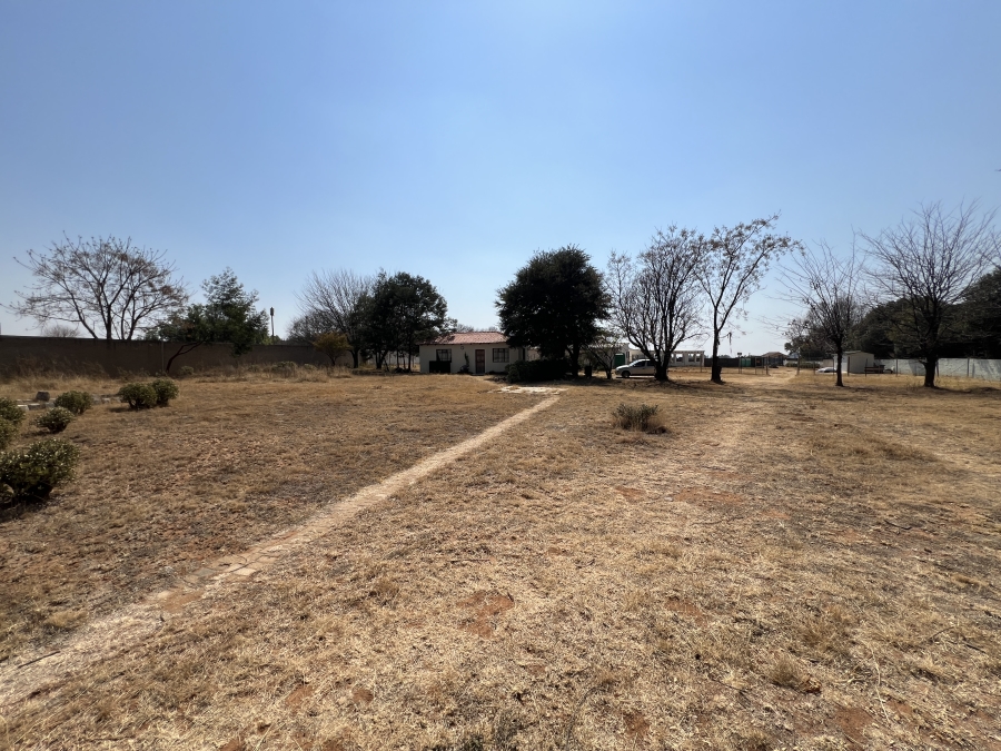 7 Bedroom Property for Sale in Glen Austin Gauteng