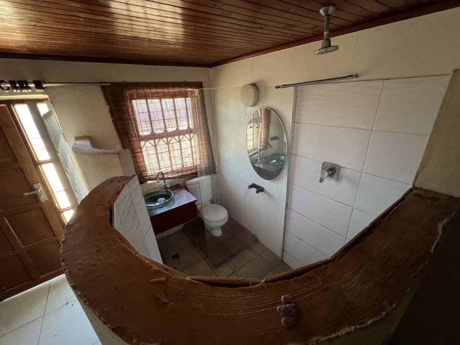 7 Bedroom Property for Sale in Glen Austin Gauteng