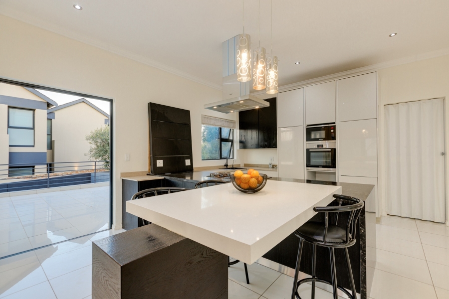 4 Bedroom Property for Sale in Helderfontein Estate Gauteng