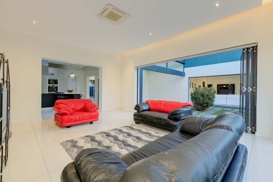 4 Bedroom Property for Sale in Helderfontein Estate Gauteng