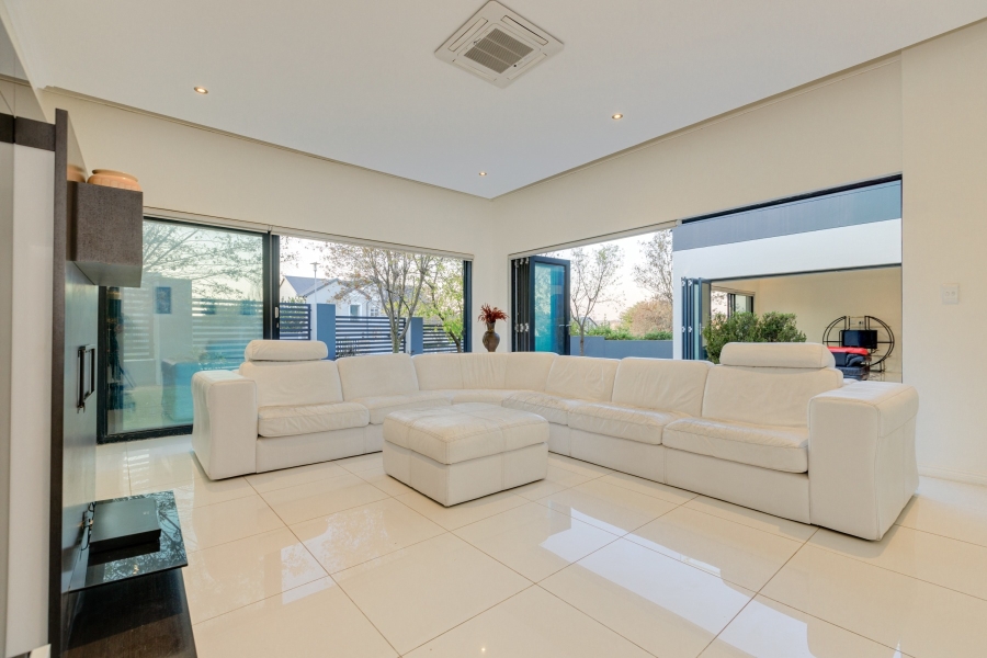 4 Bedroom Property for Sale in Helderfontein Estate Gauteng
