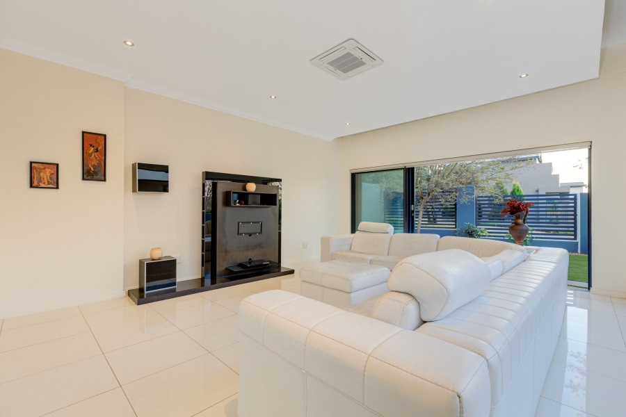 4 Bedroom Property for Sale in Helderfontein Estate Gauteng