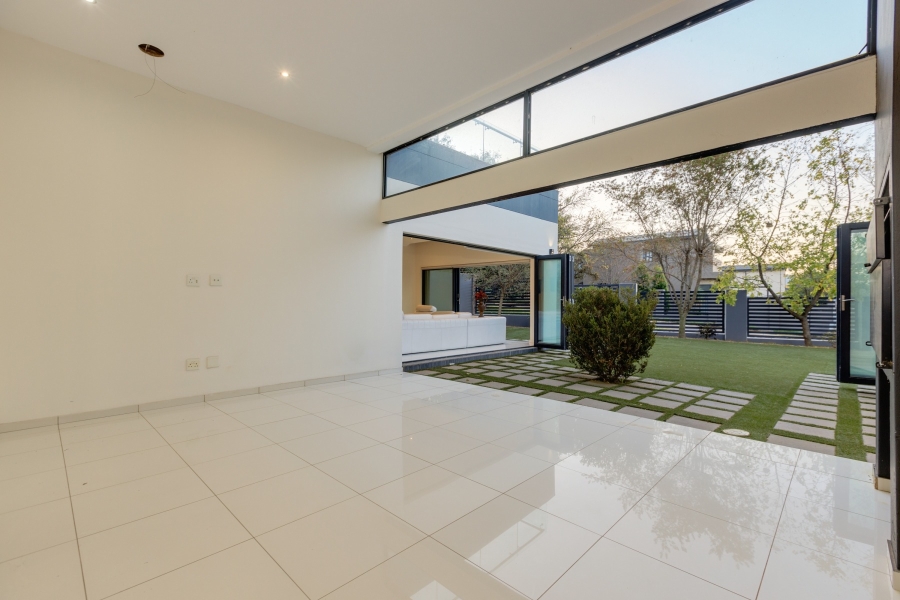 4 Bedroom Property for Sale in Helderfontein Estate Gauteng
