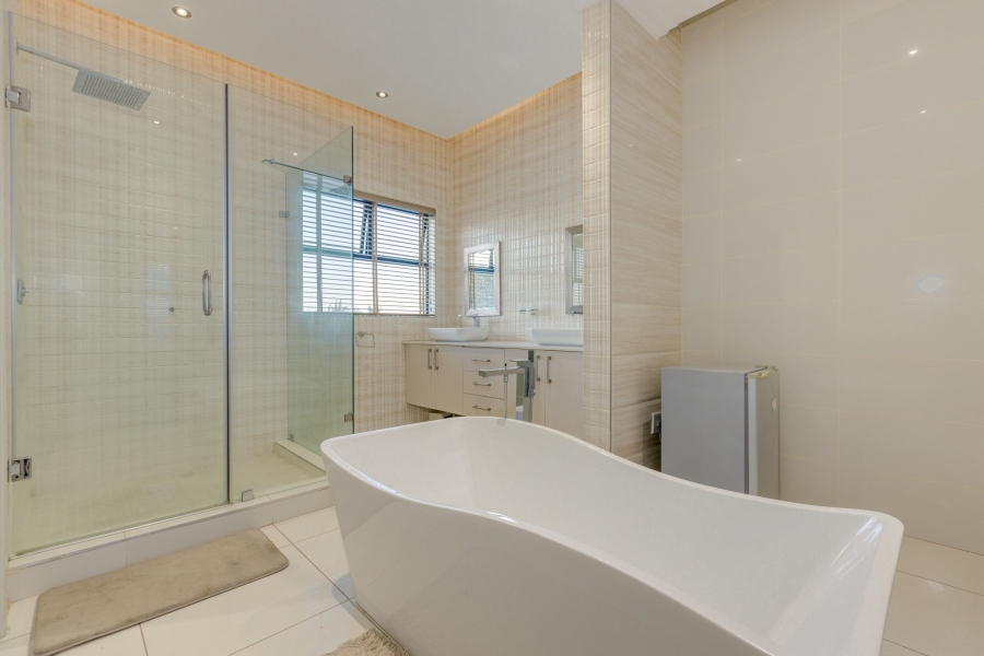4 Bedroom Property for Sale in Helderfontein Estate Gauteng