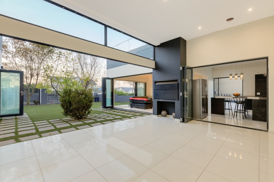 4 Bedroom Property for Sale in Helderfontein Estate Gauteng