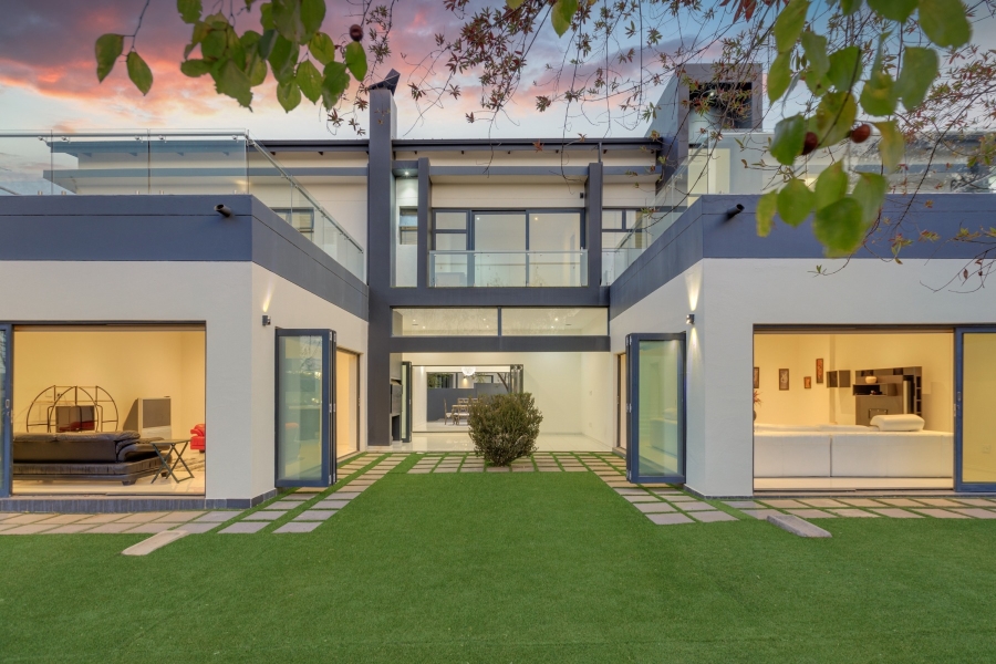 4 Bedroom Property for Sale in Helderfontein Estate Gauteng