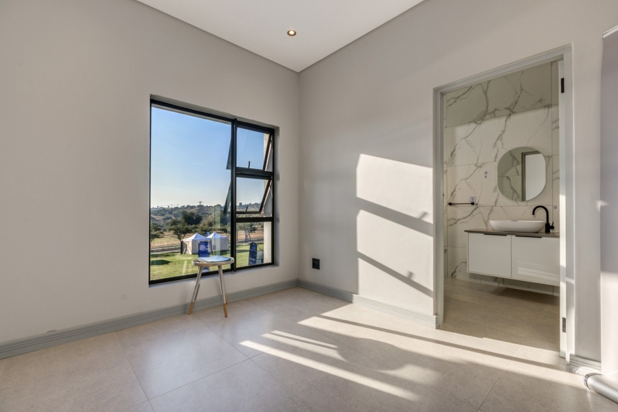 4 Bedroom Property for Sale in Helderfontein Estate Gauteng