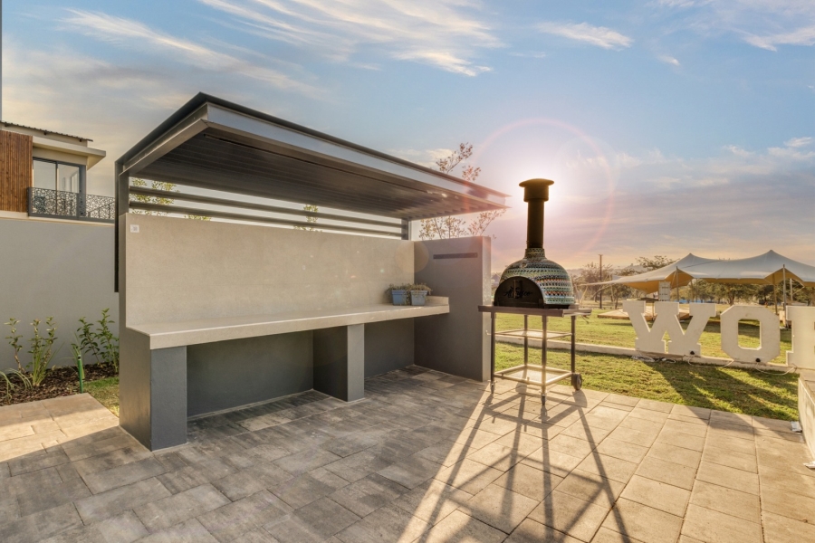 4 Bedroom Property for Sale in Helderfontein Estate Gauteng
