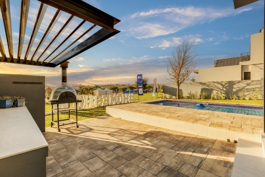 4 Bedroom Property for Sale in Helderfontein Estate Gauteng