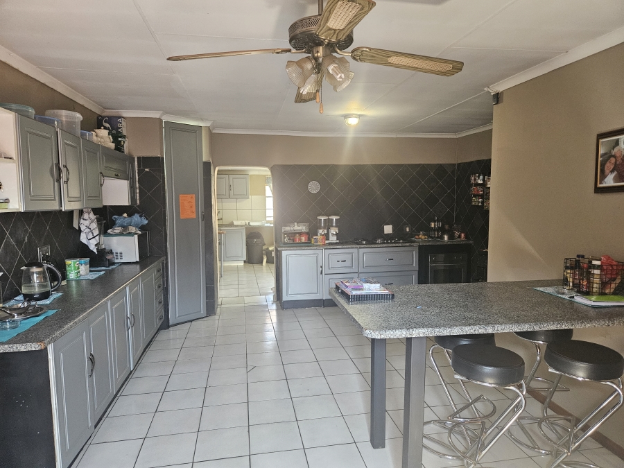 To Let 4 Bedroom Property for Rent in Doornpoort Gauteng