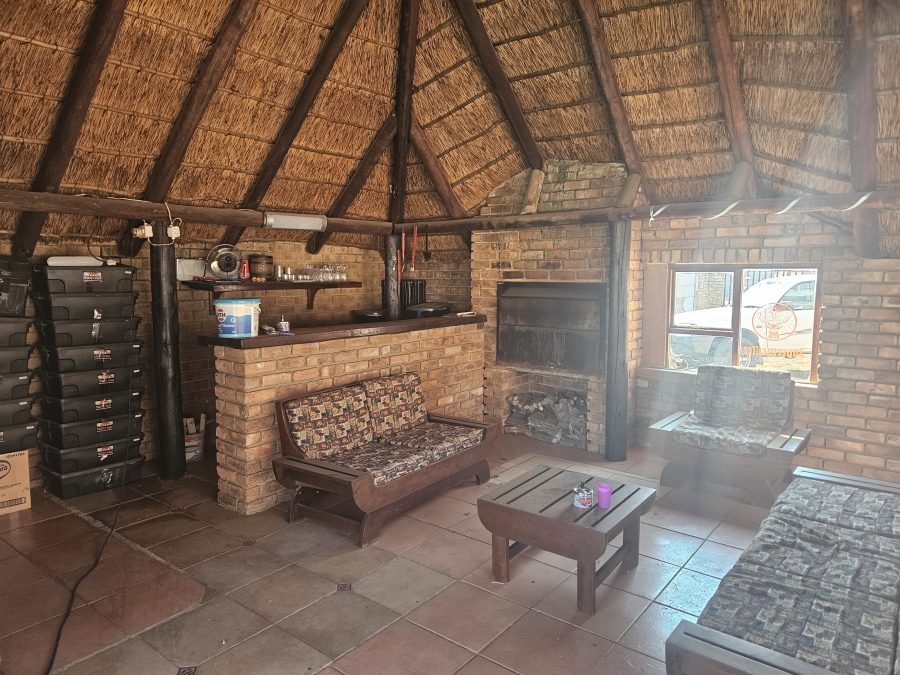 To Let 4 Bedroom Property for Rent in Doornpoort Gauteng