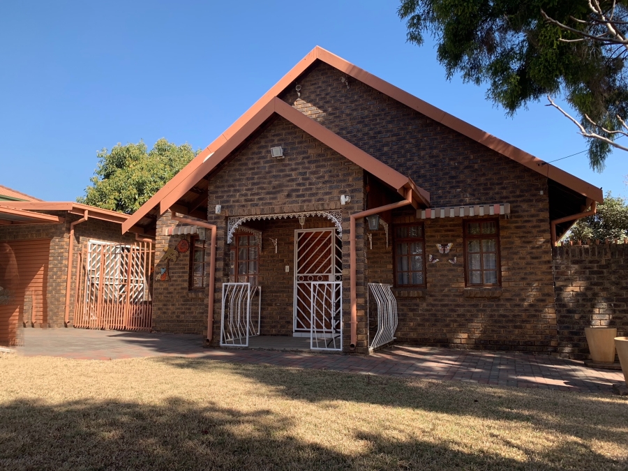 3 Bedroom Property for Sale in Les Marais Gauteng