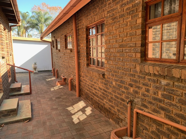 3 Bedroom Property for Sale in Les Marais Gauteng