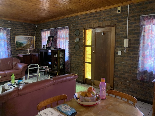 3 Bedroom Property for Sale in Les Marais Gauteng